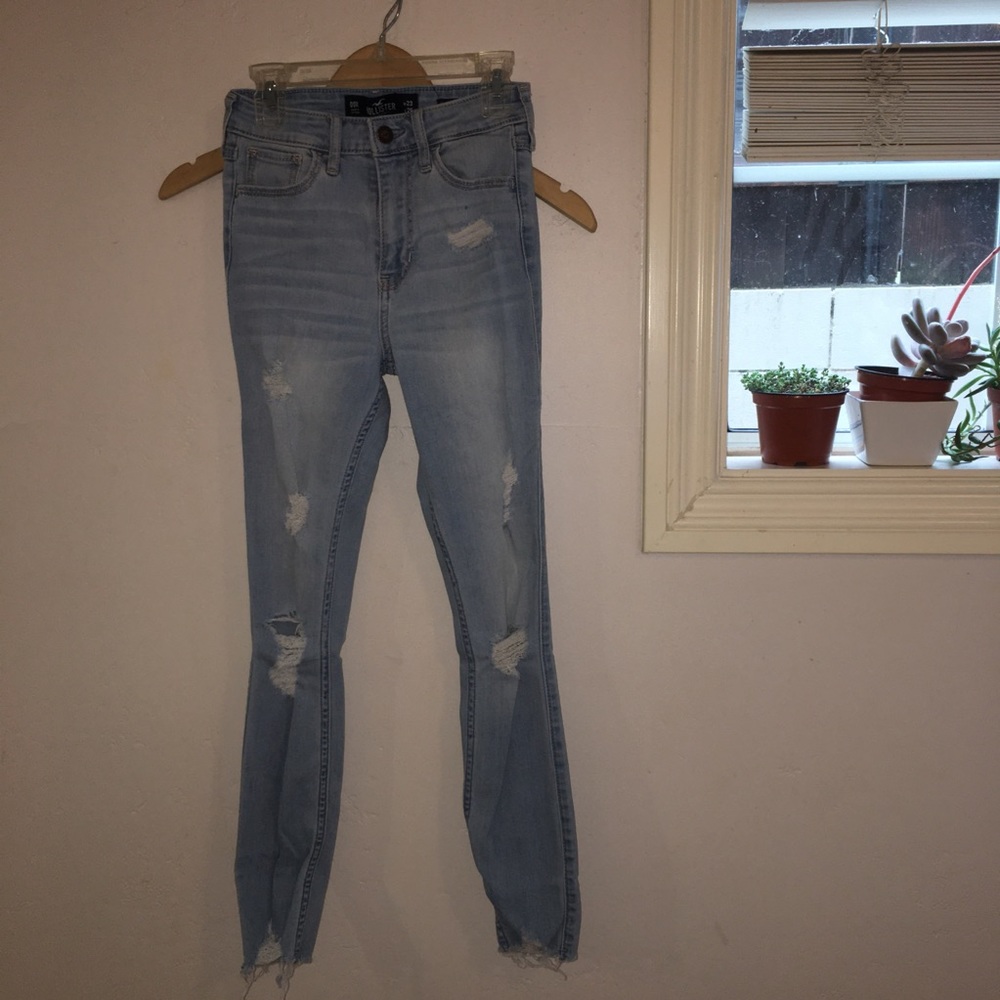 high rise hollister crop super skinnies